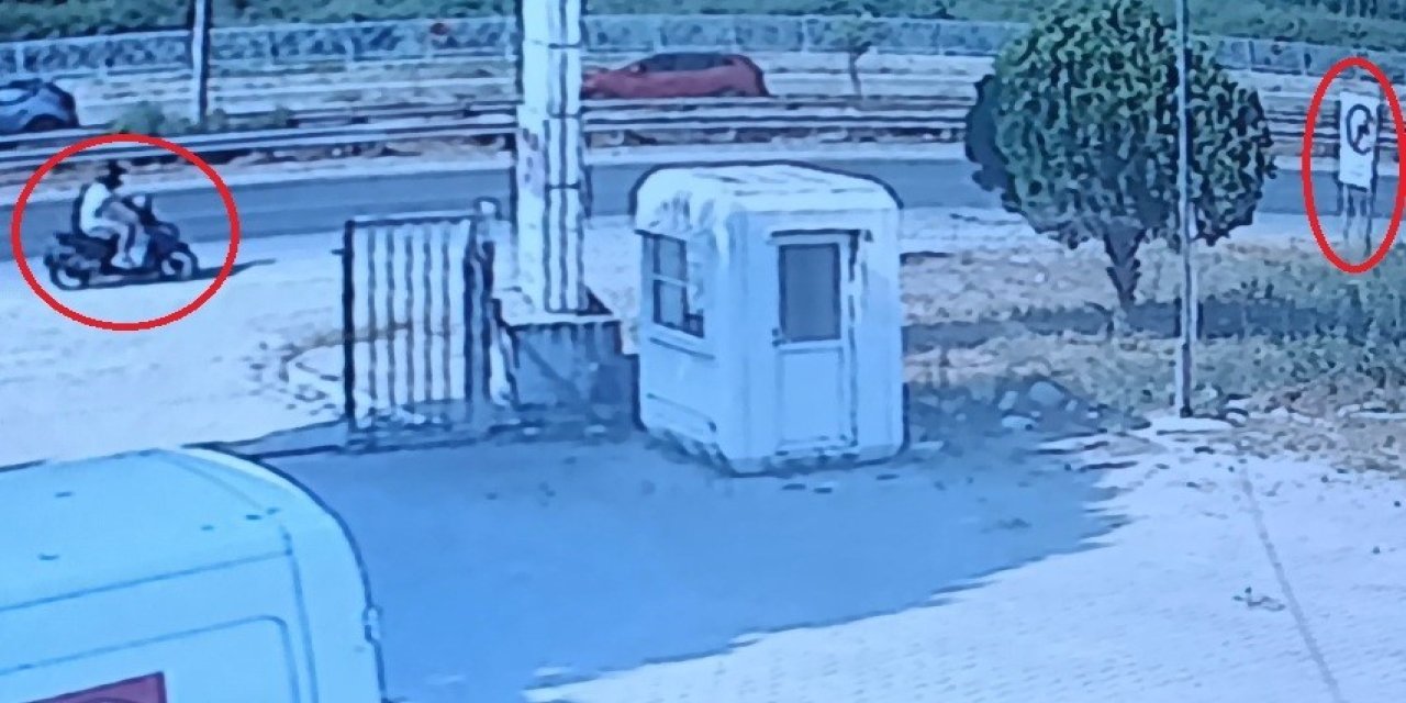 Yol Kenarındaki Tabelaya Çarpan Motosikletli Kask Sayesinde Hayata Tutundu