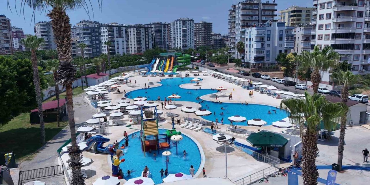 Mezitli Belediyesi Su Parkı Yaz Sezonuna Kapılarını Açtı