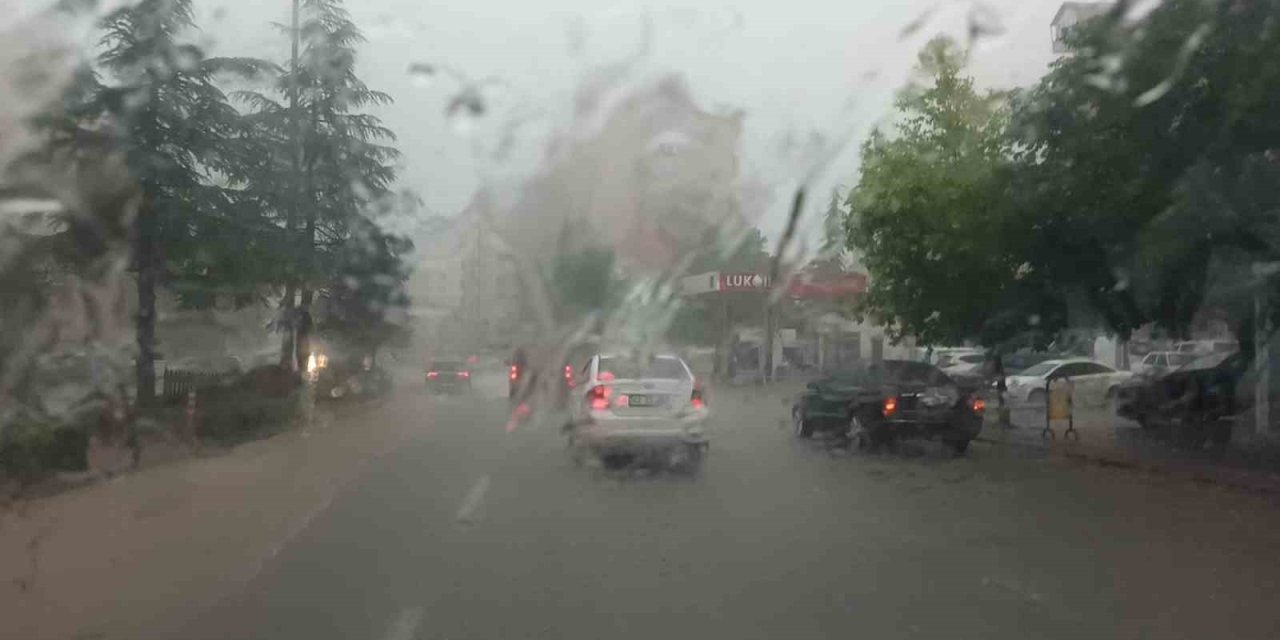 Seydişehir’de Sağanak Etkili Oldu, İş Yerlerini Su Bastı