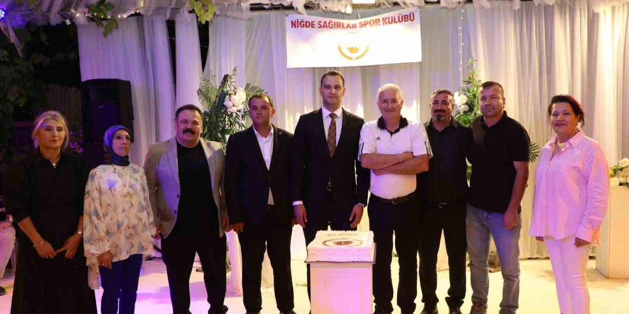 Niğde Sağırlar Spor Kulübü, Süper Lig’e Yükselmeyi Kutladı