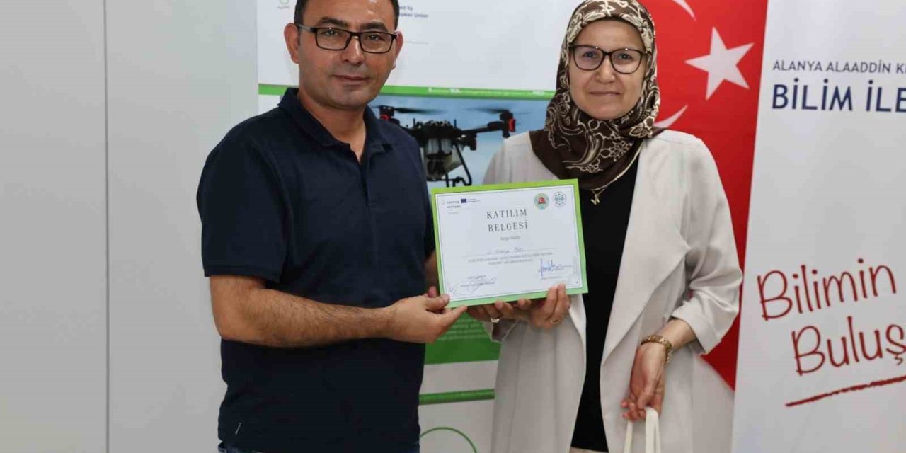 Alanyalı Çiftçilere Tarımın Geleceği Anlatıldı
