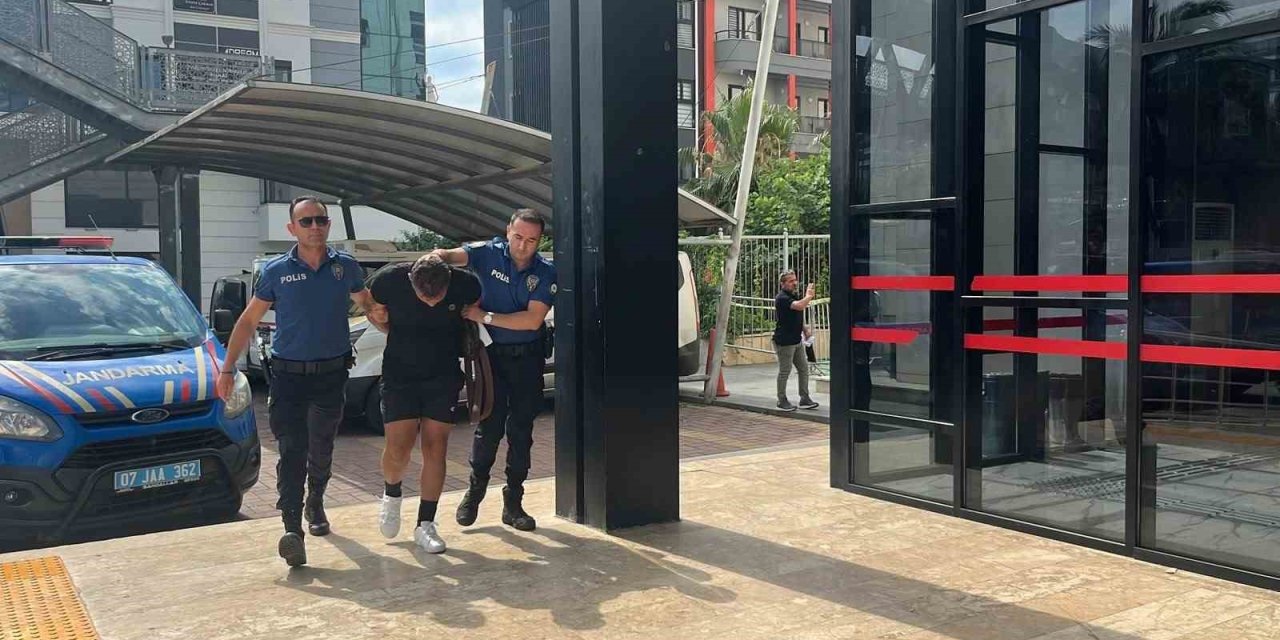 Devlete Ve Polise Hakaret Eden Yabancı Uyruklu Şahıs Serbest Bırakıldı
