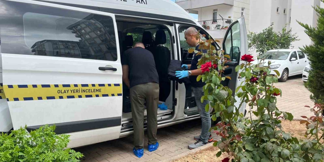Antalya’da Bir Kadın Evinde Ölü Bulundu