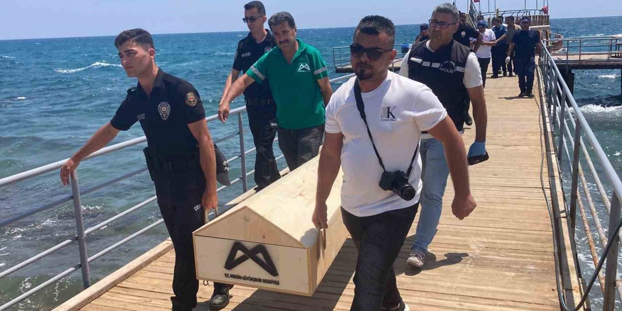 Kızkalesi Açıklarında Ceset Bulundu, İnceleme Başlatıldı