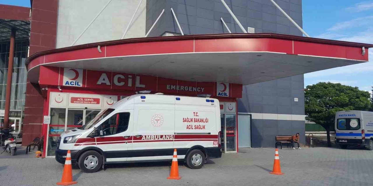 Yayaya Çarpan Motosiklete Arkadan Gelen Motosiklet Çarptı: 3 Yaralı