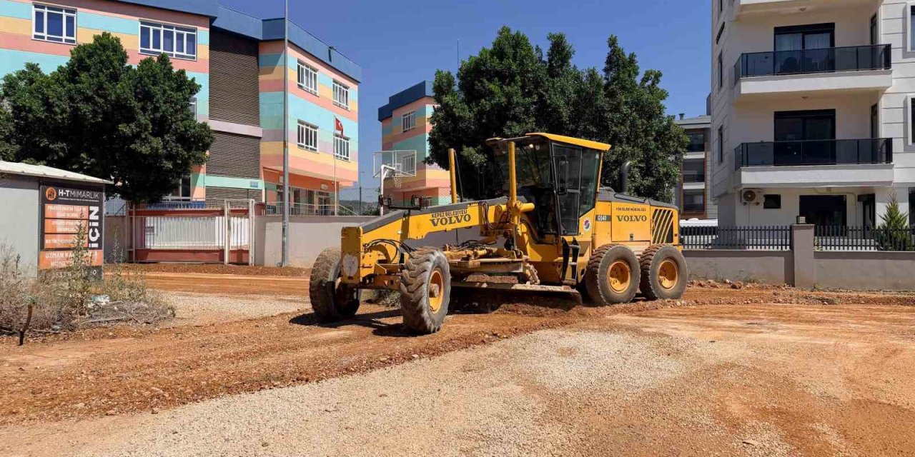 Kepez’den Demirel Mahallesi’nde  5 Bin 170 Metrelik Sathi Asfalt Çalışması