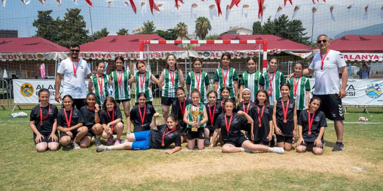 Alanya’da Hentbol Şöleni Sona Erdi