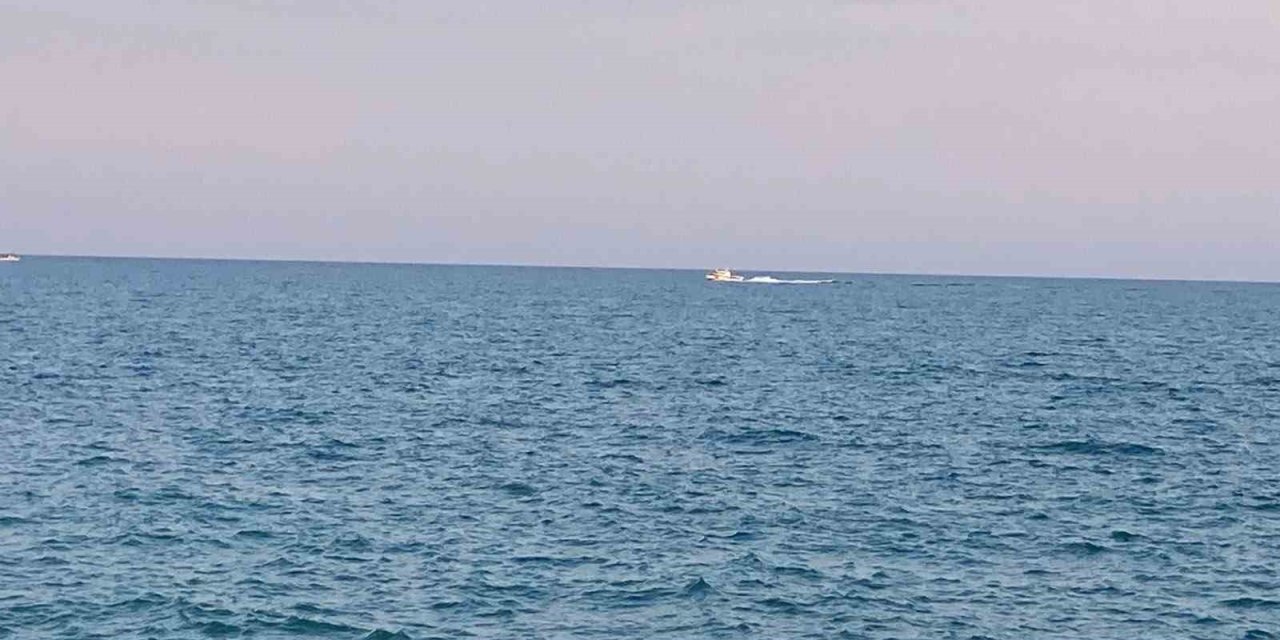 Kızkalesi’nde Denizde Kaybolan Şahsın Bulunması İçin Arama Çalışmaları Sürüyor