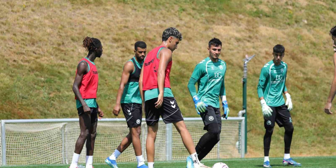 Konyaspor, Slovenya Kampındaki Hazırlıklarını Sürdürüyor