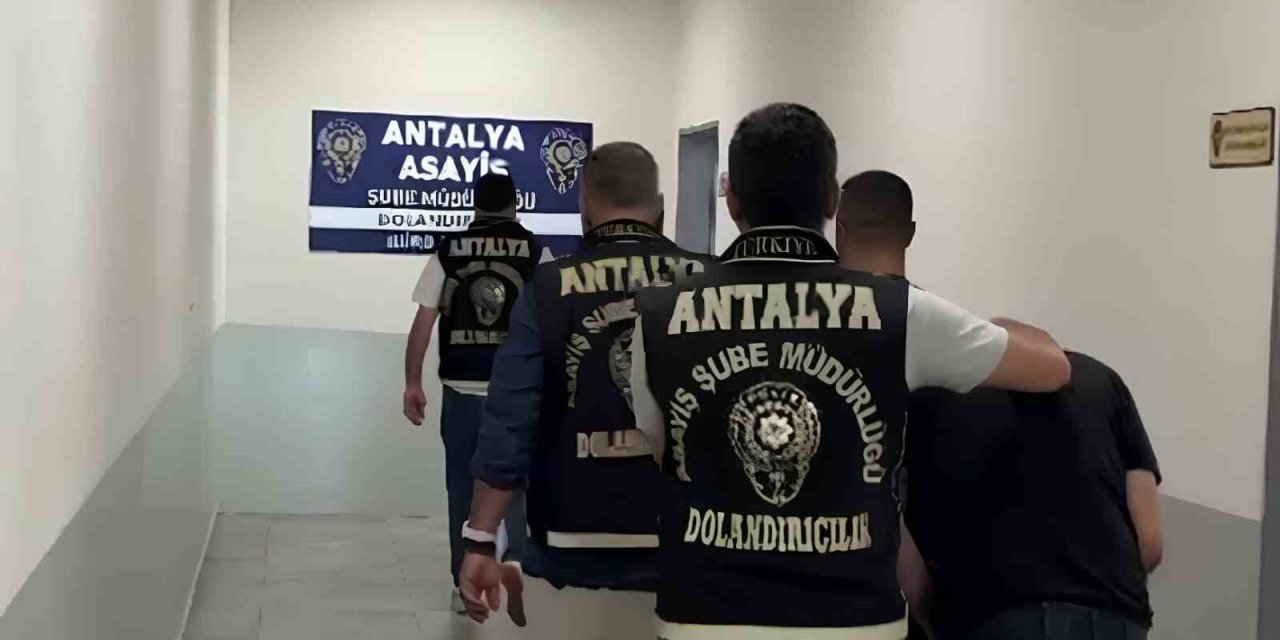 Kuyumculara Sahte Altın Diş Satan Şüphelilere, Polisten ’gülen Yüz’ Operasyonu