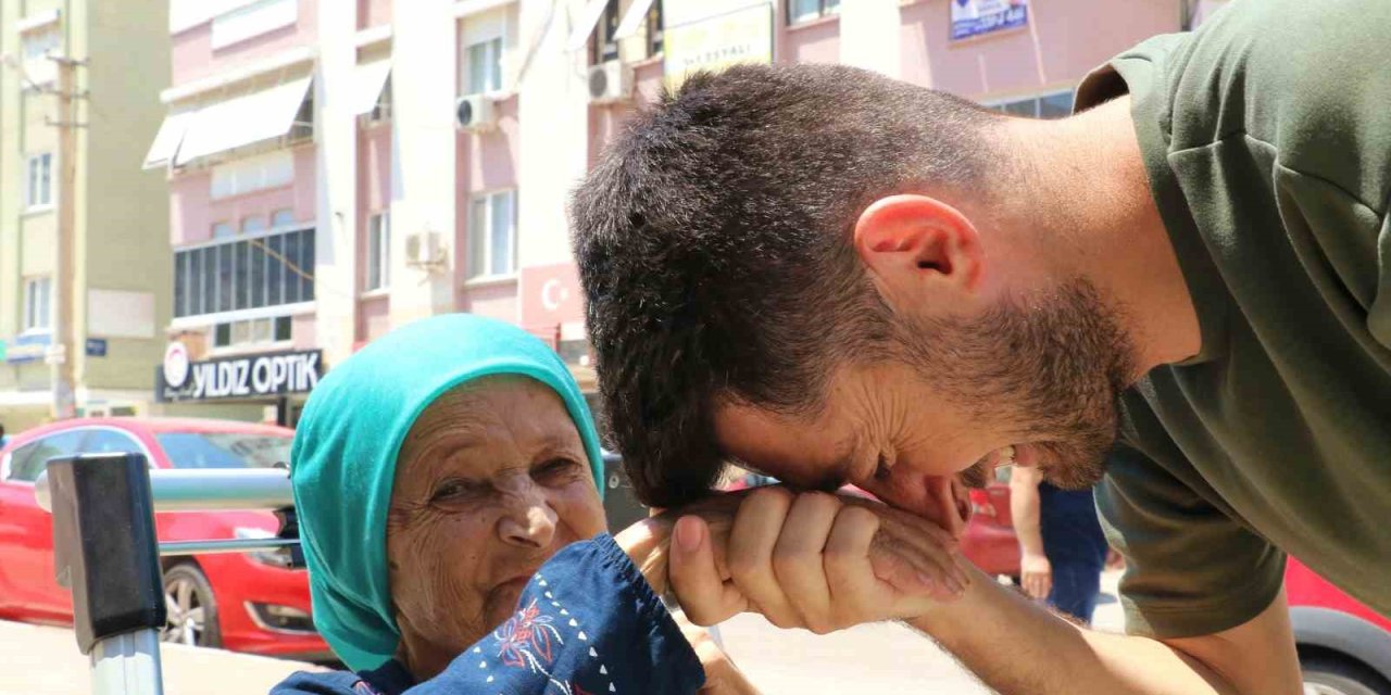Yıllar Önce Bir Hastaya Can Olur Diye Yaptığı Bağış Annesinin Hayatını Kurtardı