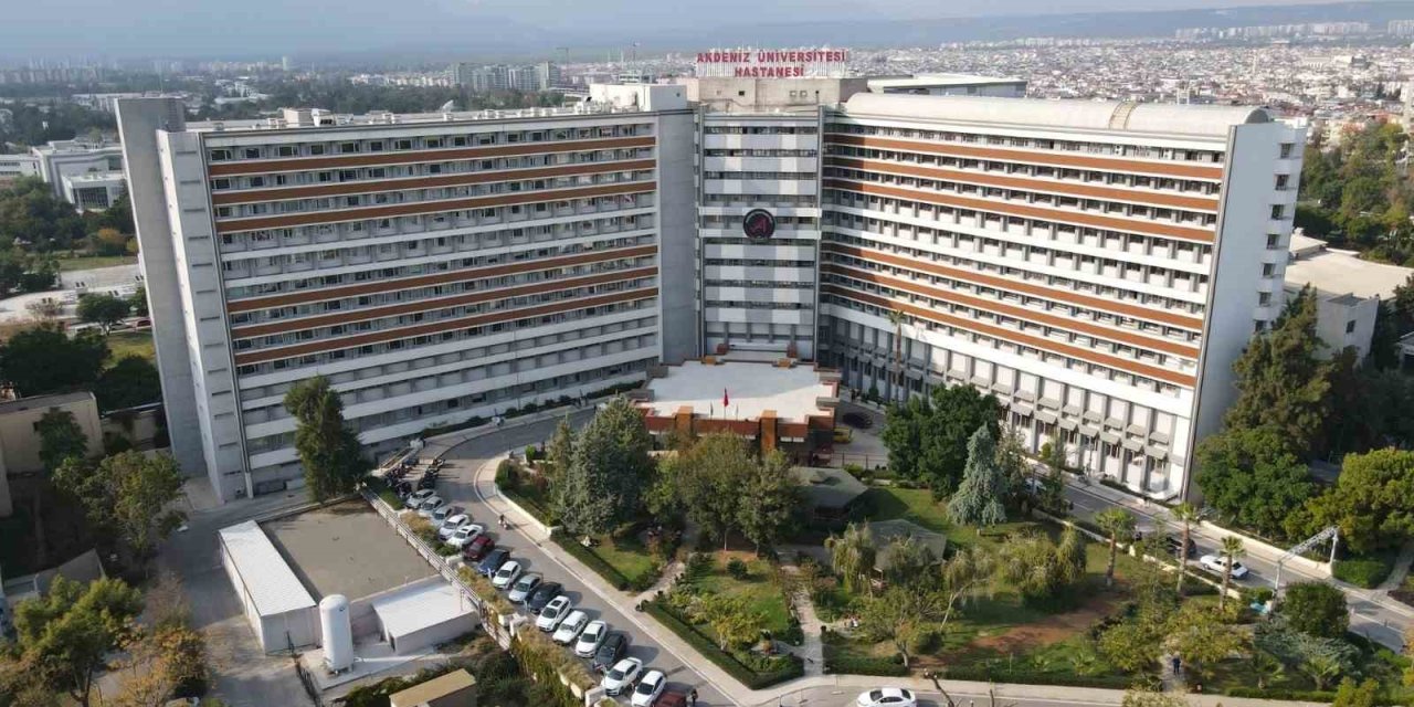 Akdeniz Üniversitesi’nde 3’üncü Rahim Nakli Operasyonu Başladı