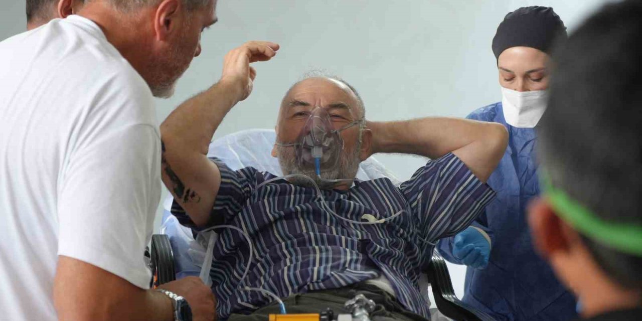 İnşaatın Bodrum Katına Boya Taşıyan 2 İşçi Kokudan Baygınlık Geçirdi