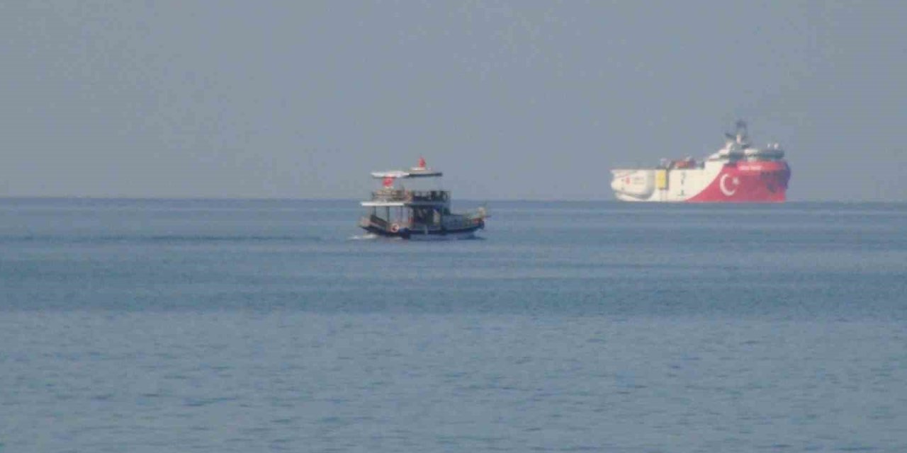 Oruç Reis Sismik Araştırma Gemisi Mersin Taşucu Açıklarına Demirledi