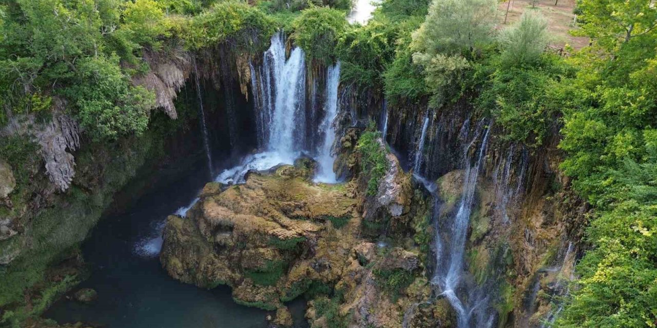 Yerköprü Şelalesi Ziyaretçilerin Uğrak Noktası Oldu
