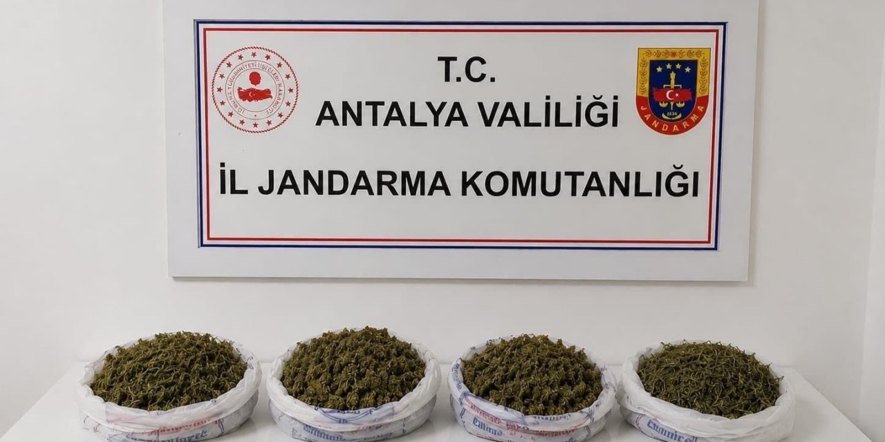 Evde Yapılan Aramada 1 Kilo 979 Gram Kubar Esrar Ele Geçirildi