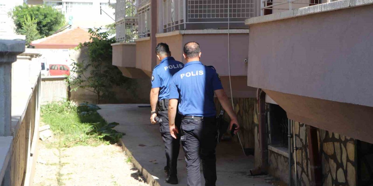 Karaman’da Balkondan Düşen Şahıs Yaralandı