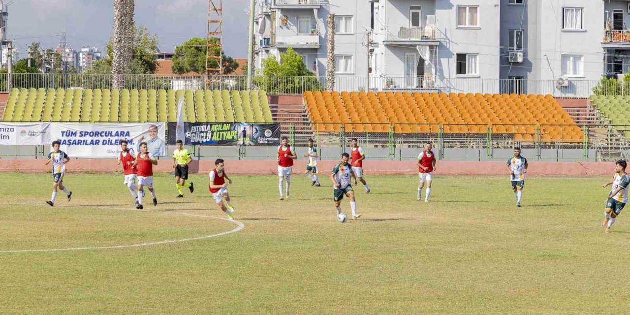 Mersin’de 30 Ağustos Zafer Kupası Futbol Turnuvası Başladı