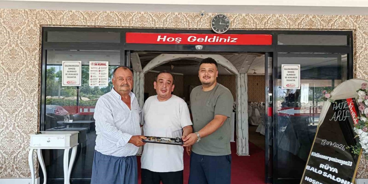Düğün Salonunda Bulunan 30 Bin Tl Değerindeki Takılar Sahibine Ulaştırıldı