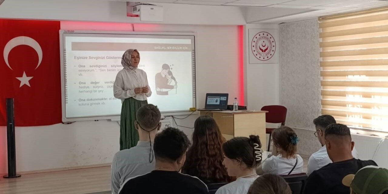 Aksaray’da Çiftlere Evlilik Öncesi Eğitim Veriliyor