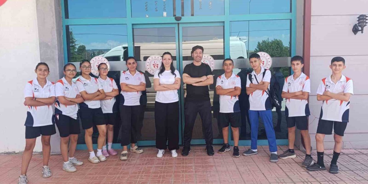 Niğde Erkek Badminton Takımı Şampiyon Oldu