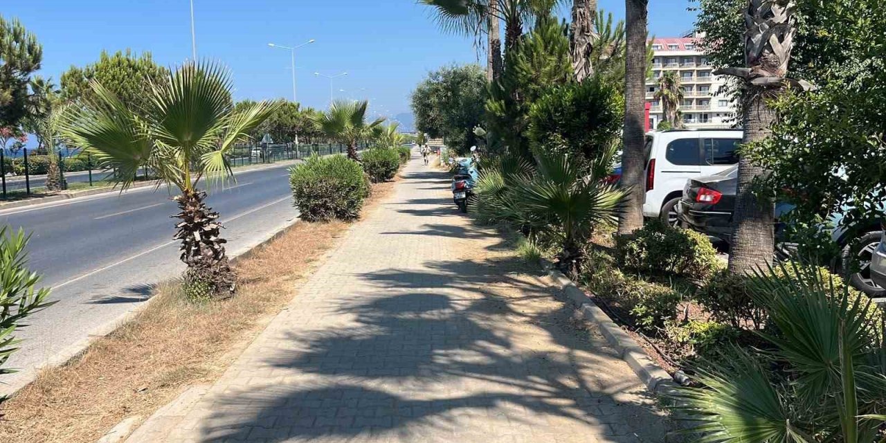 Otelin Önüne Bıraktığı Motosikleti Sabah Göremeyince Hırsızlığı Güvenlik Kamerasından Gördü