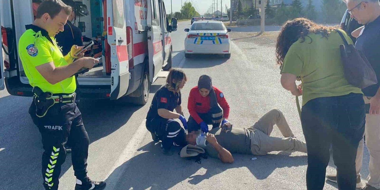 Karaman’da Hafif Ticari Araçla Çarpışan Motosikletin Sürücüsü Yaralandı