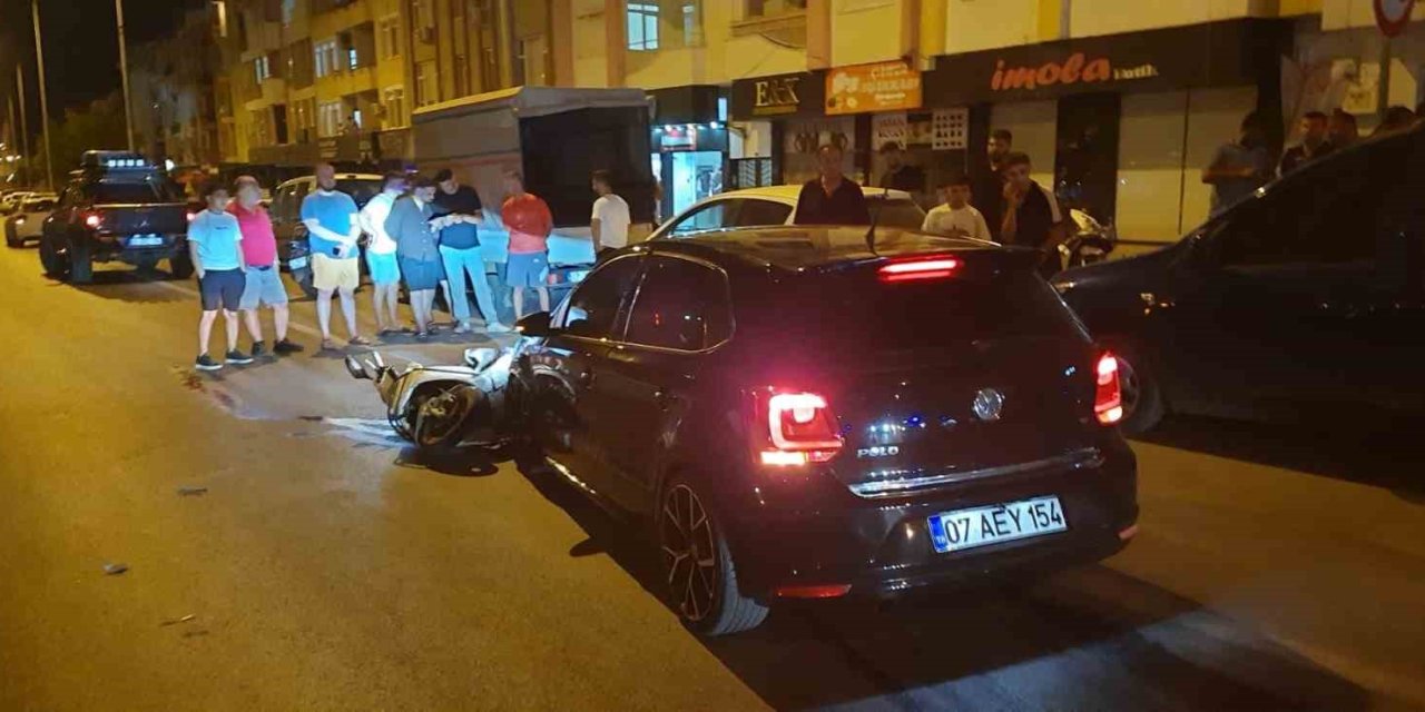 Antalya’da Otomobil İle Motosikletin Çarpıştığı Kazada 1 Kişi Yaralandı