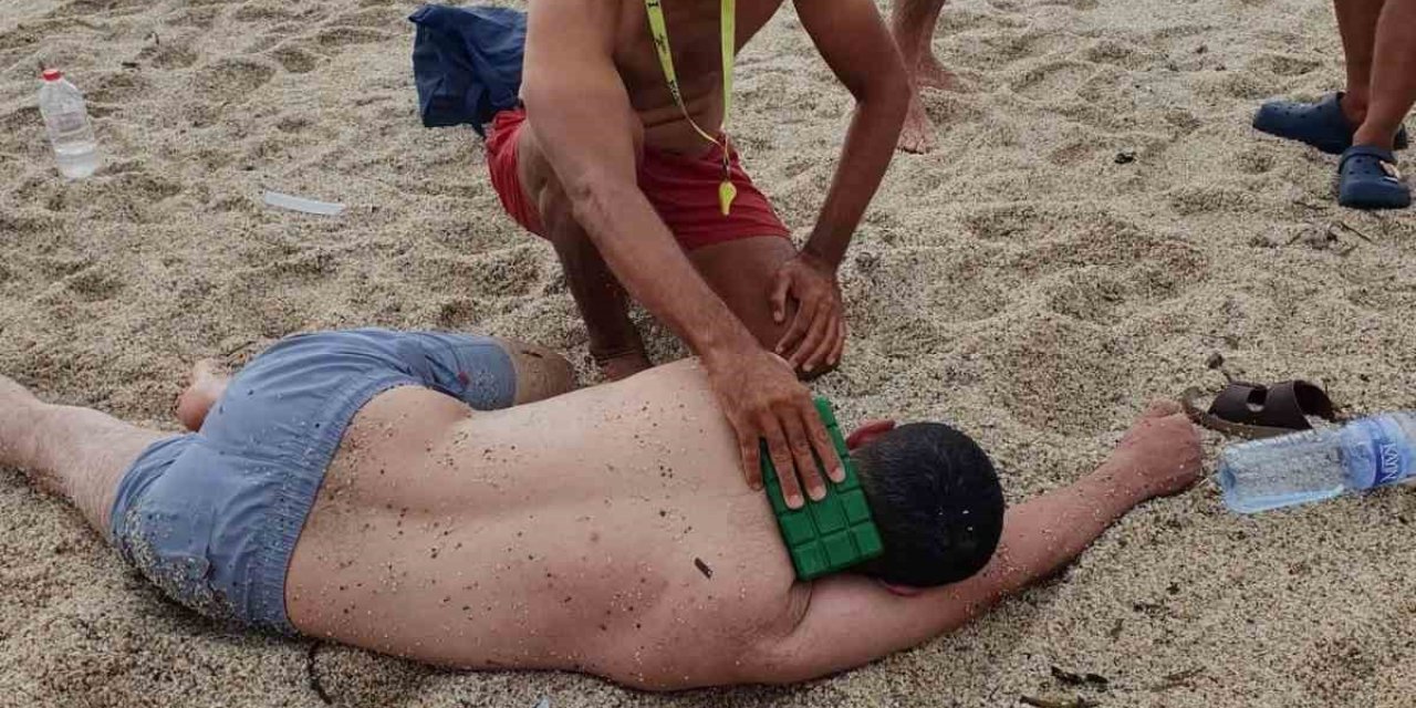 Alanya’da Boğulma Tehlikesi Geçiren Tatilciyi Cankurtaran Kurtardı
