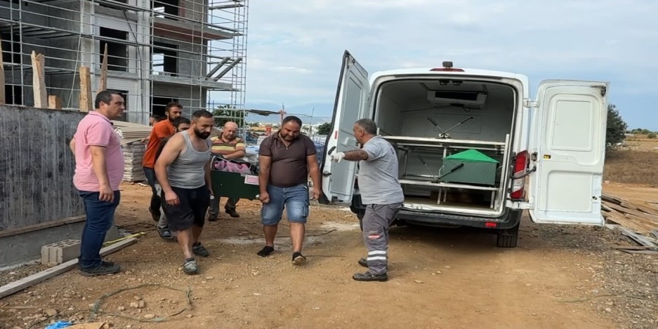 Antalya’da İnşaatta Üzerine Beton Blok Düşen İşçi Hayatını Kaybetti