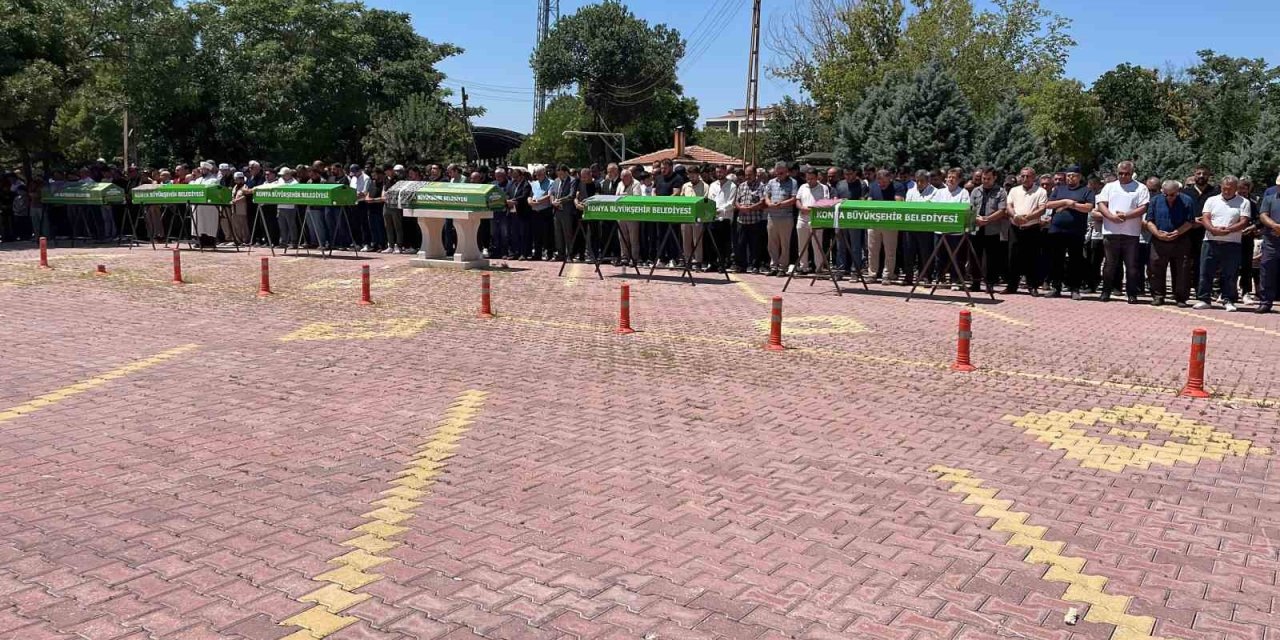 Antalya’daki Feci Kazada Hayatını Kaybeden Aile Son Yolculuğuna Uğurlandı