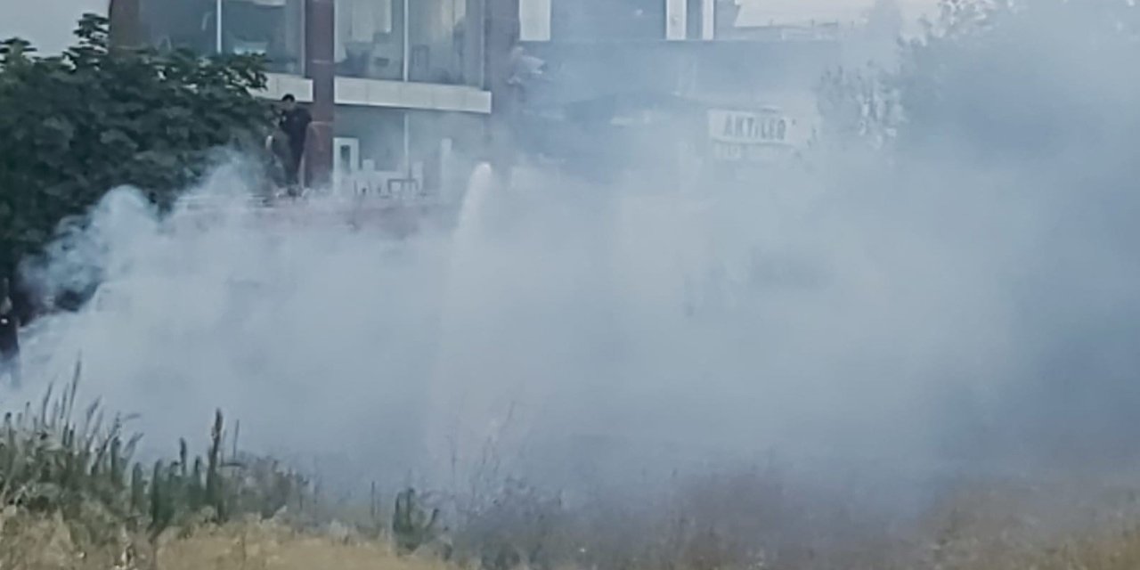 Boş Arazide Çıkan Yangın Bahçeye Sıçramadan Söndürüldü