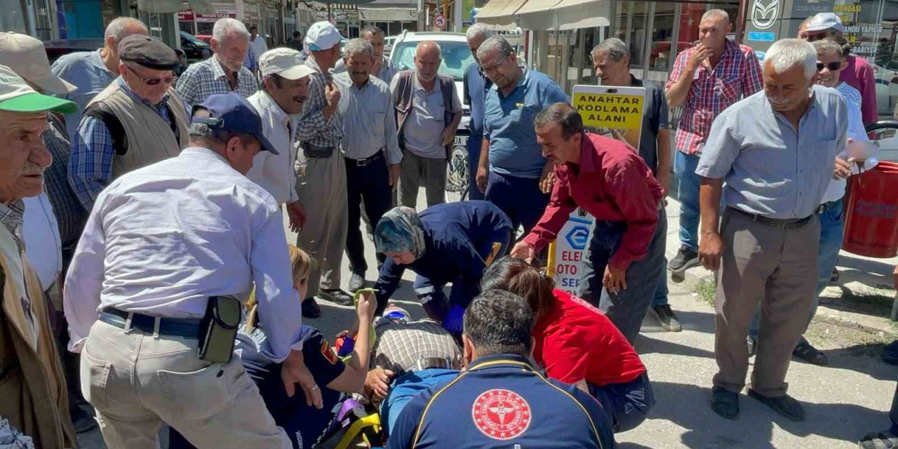 Sedyedeki Yaralıya "yat Lan Yat" Diyen Vatandaş Herkesi Güldürdü