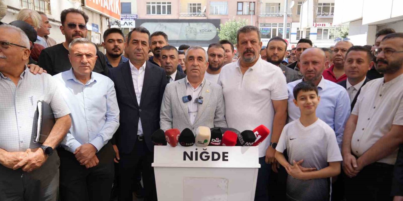 Chp Niğde’de Toplu İstifa: 5 Bin 300 Üyenin Partiden Ayrıldığı Açıklandı
