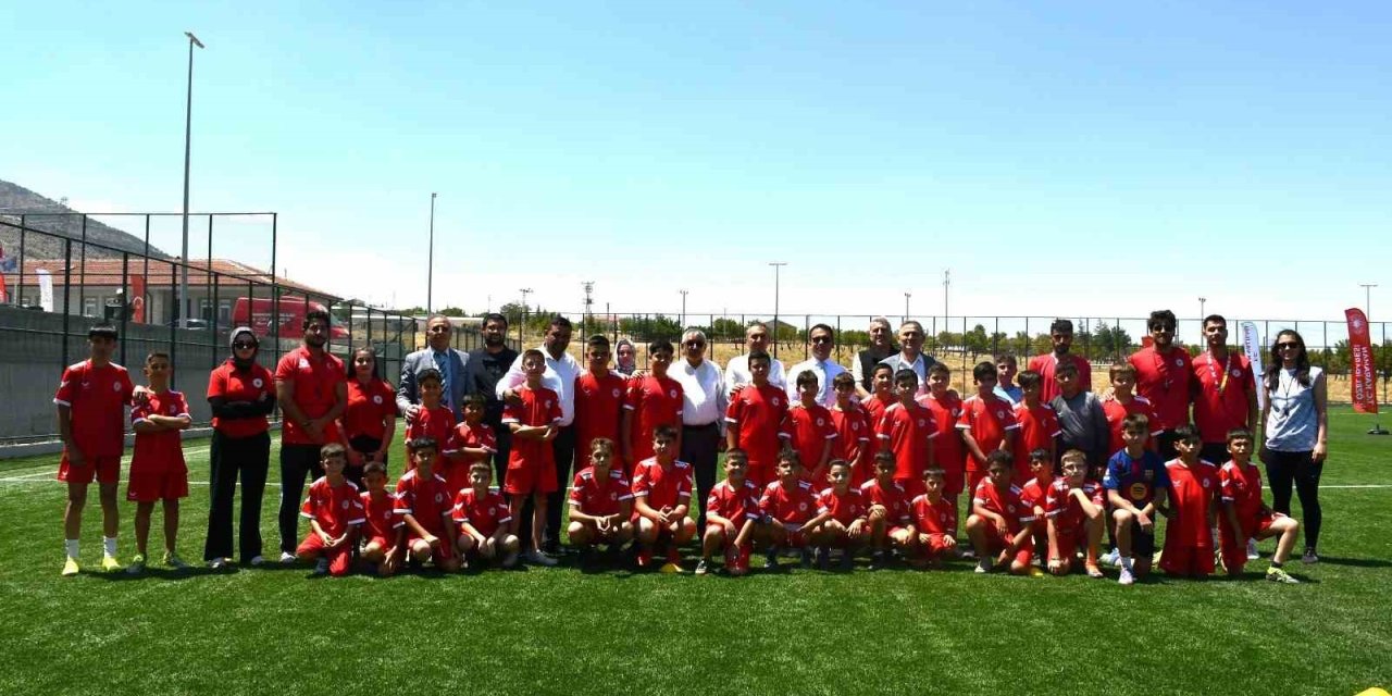 Karaman’ın Kazımkarabekir İlçesinde Yaz Futbol Kursu Açıldı