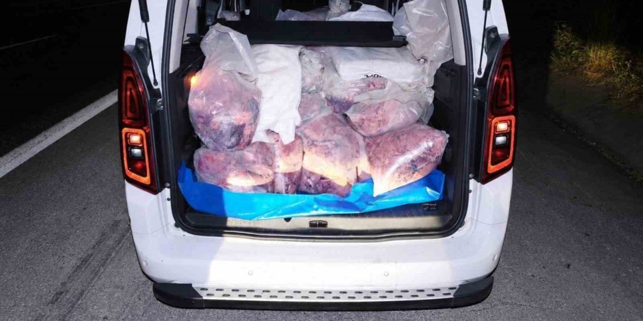 Mersin’de 877 Kilogram Kaçak Sakatat Ele Geçirildi