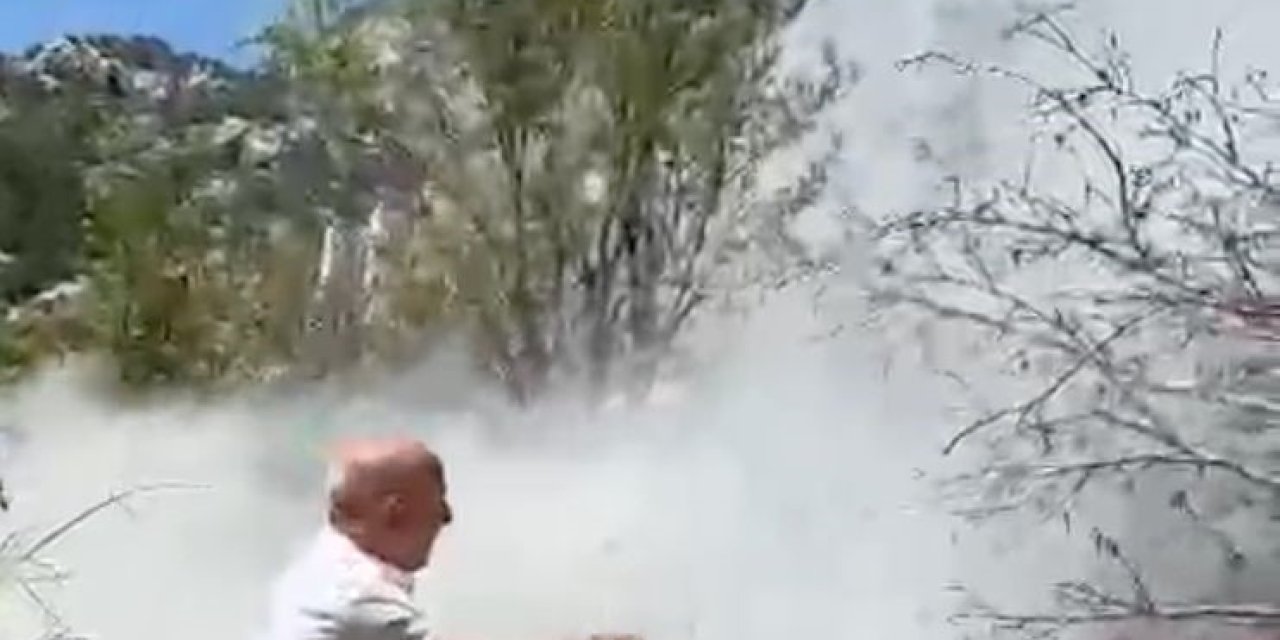 Yangını Görüp Aracındaki Yangın Tüpüyle Muhtemel Orman Yangınının Önüne Geçti