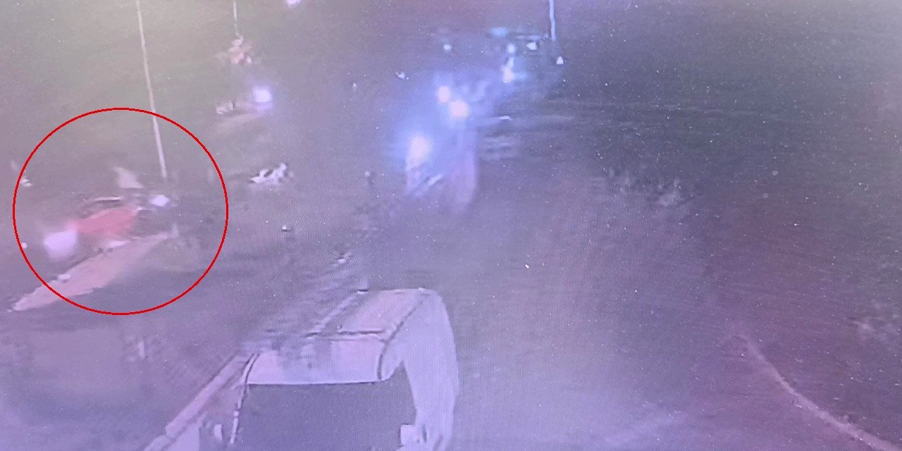 Manavgat’ta Önce Kamyona Ardından Site Duvarına Çarptı: 1’i Çocuk 4 Yaralı