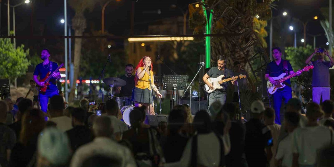 Mersin’de Yaz Akşamları Konserlerle Şenleniyor