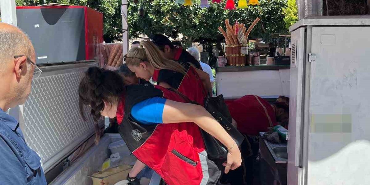 Bir Külah Dondurmaya 10 Euro Talebiyle Başlayan Şikayet İşletmeyi Kapattırdı