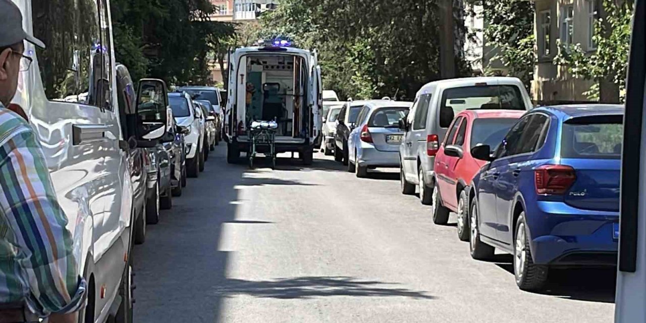 Aidat Kavgasında Bıçaklanan Apartman Yöneticisi Hayatını Kaybetti