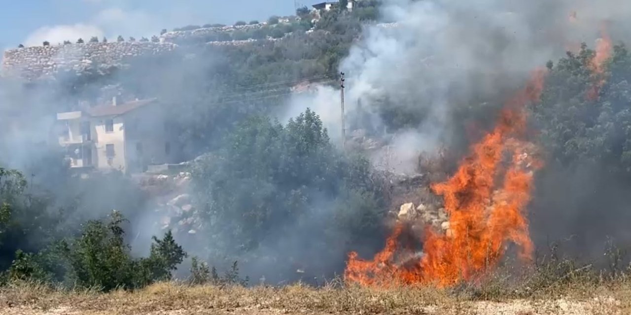 Çalılık Alanda Başlayan Yangın Büyümeden Söndürüldü