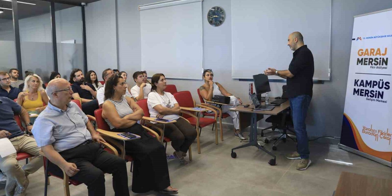 Mersin’de Gençler Dijital Kariyer İçin Linkedın Eğitimi Aldı