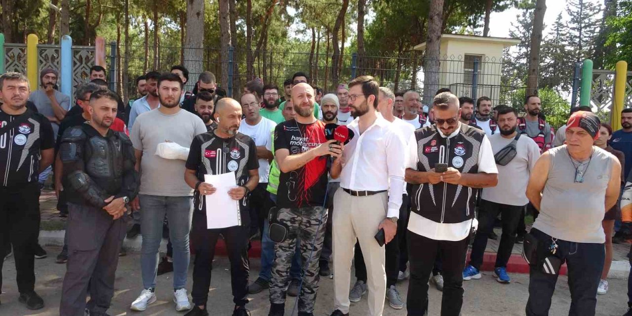 Sipariş Almaya Gittiği İşletmede Döner Bıçaklı Saldırıya Uğradı, Eline 30 Dikiş Atıldı