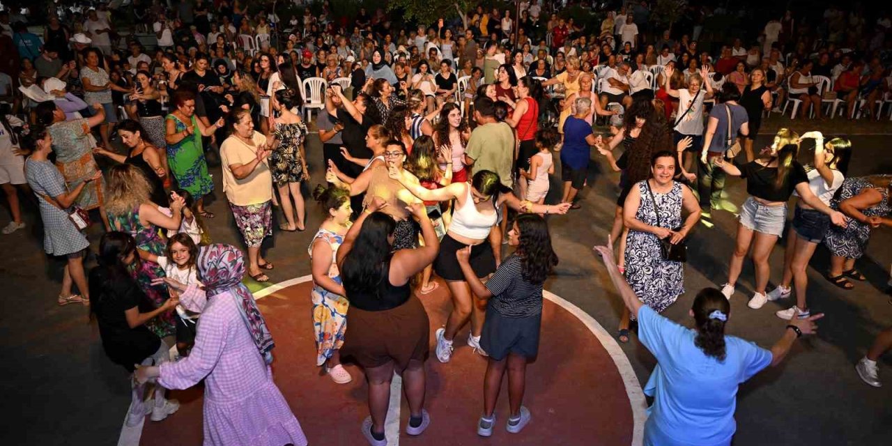 Mersin’de ‘yaz Dostum’ Konserleri Vatandaşları Müzikle Buluşturuyor