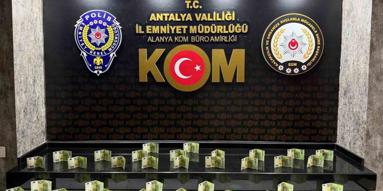 Antalya’da 22 Adet Kaçak Tarihi Eser Yakalandı