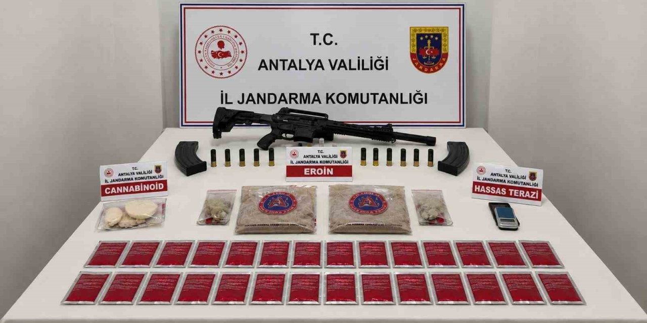 Antalya’da Uyuşturucu Operasyonu