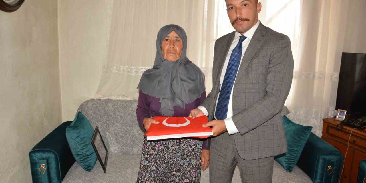 Başsavcı Ozan Kapıcı, Şehit Annesini Evinde Ziyaret Etti
