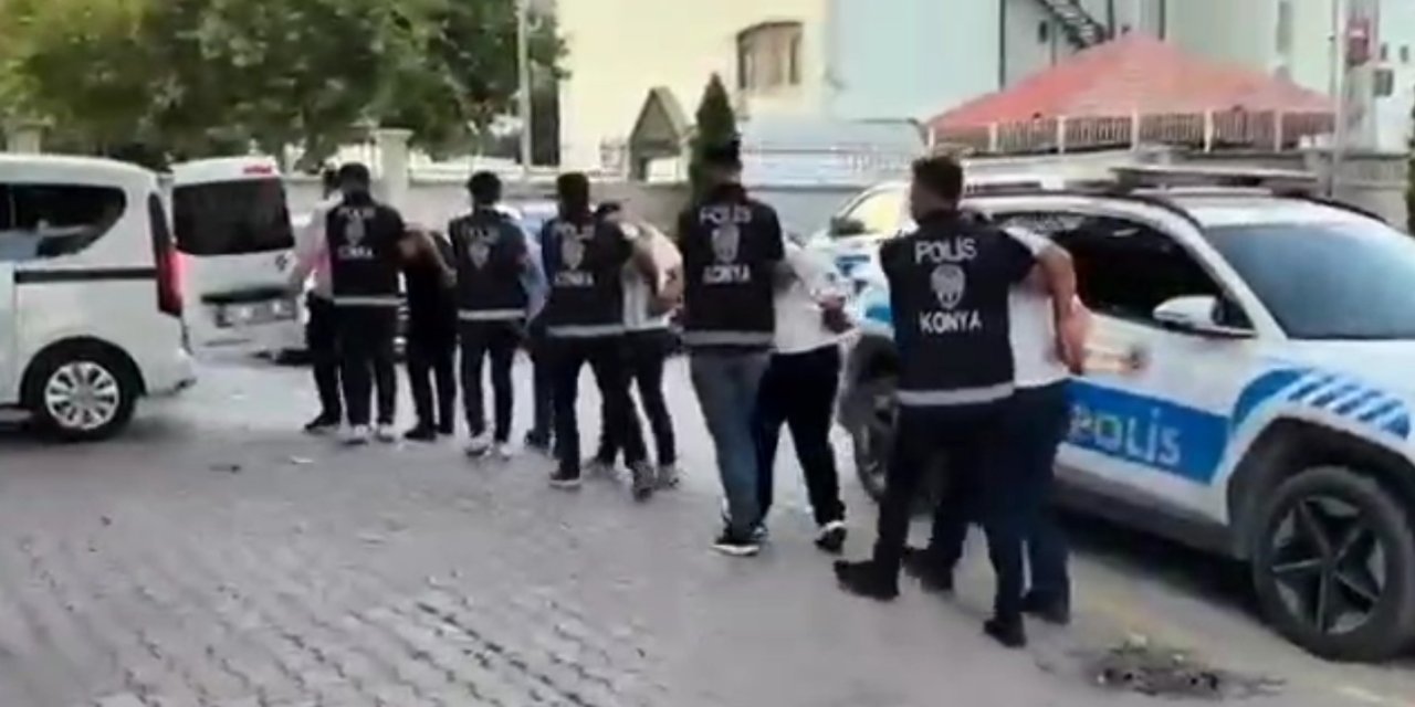 Kar Maskeleriyle Araç Soyan 5 Şüpheli Yakalandı