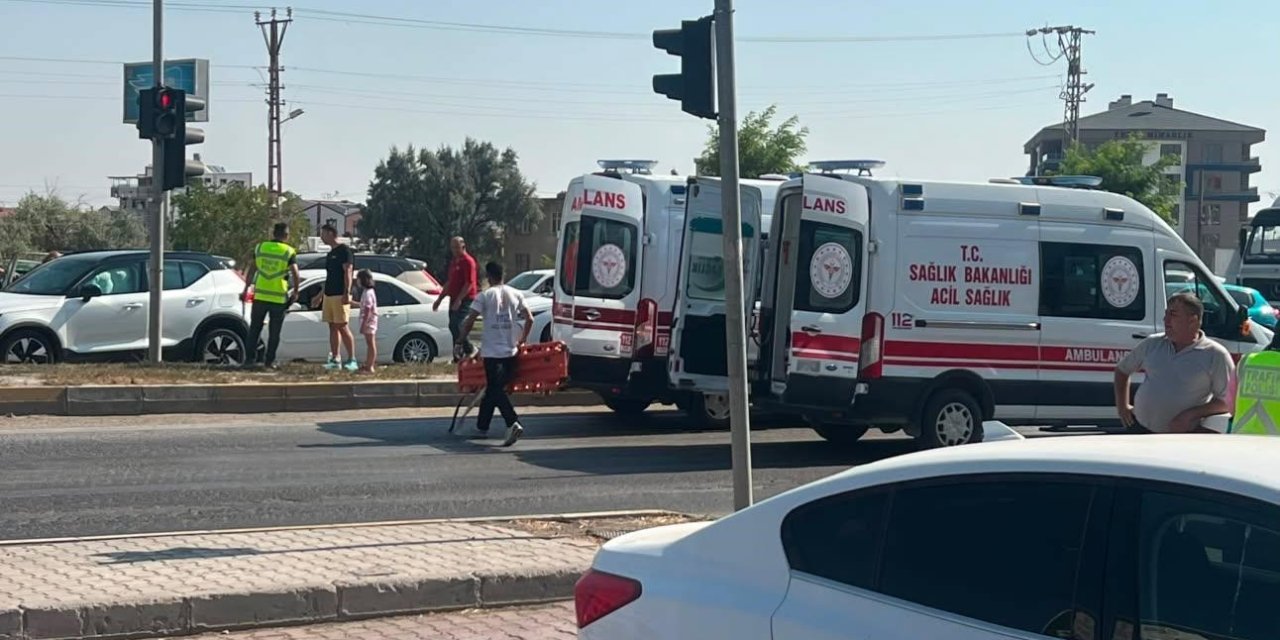 Karapınar’da Otomobiller Çarpıştı: 2 Yaralı